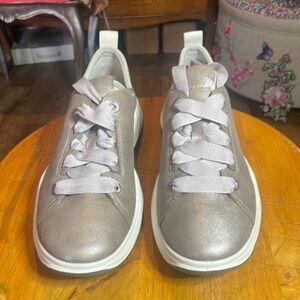 NIB ROMIKA leather metallic gray sneakers size 37